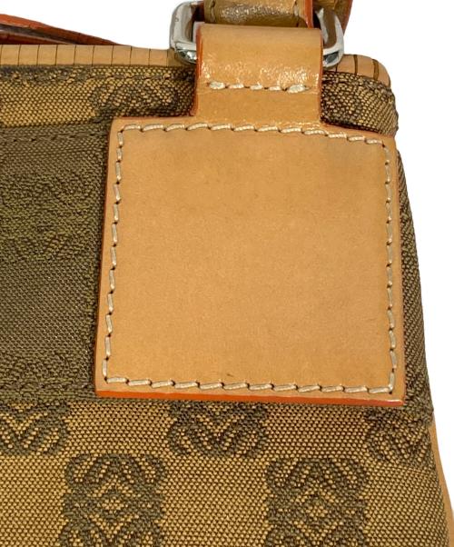 LOEWE（ロエベ）LOEWE (ロエベ) リピートアナグラムショルダーバッグ ベージュの古着・服飾アイテム