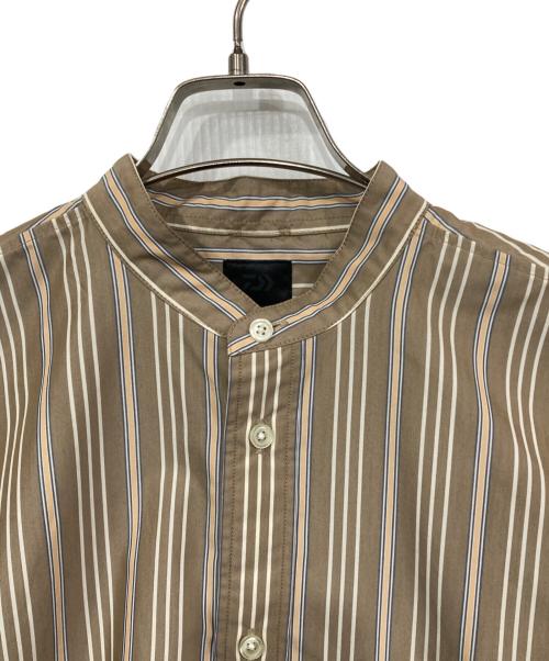 DAIWA PIER39（ダイワ ピア39）DAIWA PIER39 (ダイワ ピア39) TECH BAND COLLAR SHIRTS L/S STRIPE ベージュ サイズ:Mの古着・服飾アイテム