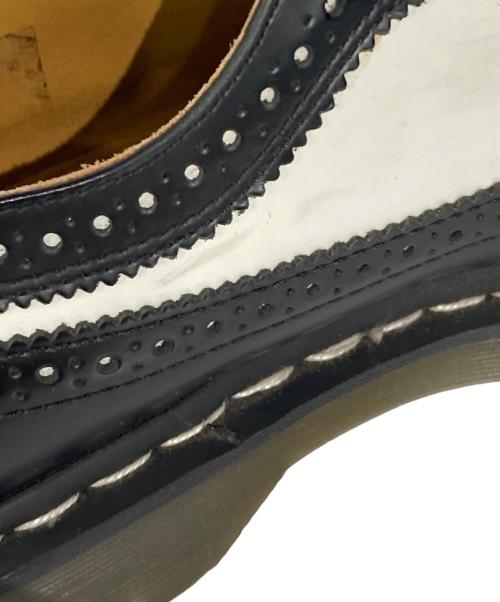 Dr.Martens（ドクターマーチン）Dr.Martens (ドクターマーチン) ウィングチップシューズ ホワイト×ブラック サイズ:UK7の古着・服飾アイテム