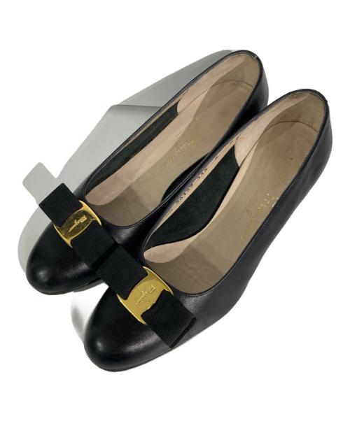 Salvatore Ferragamo（サルヴァトーレ フェラガモ）Salvatore Ferragamo (サルヴァトーレ フェラガモ) ヴァラリボンパンプス ブラック サイズ:6の古着・服飾アイテム