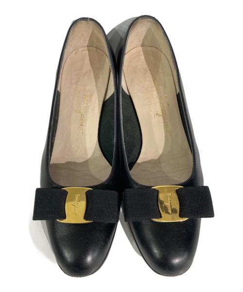 Salvatore Ferragamo（サルヴァトーレ フェラガモ）Salvatore Ferragamo (サルヴァトーレ フェラガモ) ヴァラリボンパンプス ブラック サイズ:6の古着・服飾アイテム