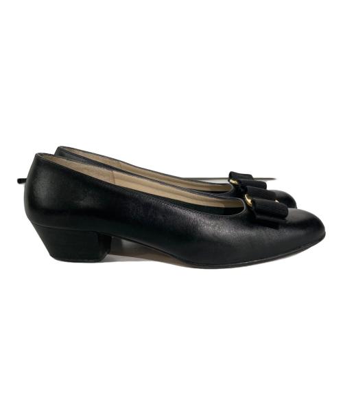 Salvatore Ferragamo（サルヴァトーレ フェラガモ）Salvatore Ferragamo (サルヴァトーレ フェラガモ) ヴァラリボンパンプス ブラック サイズ:6の古着・服飾アイテム