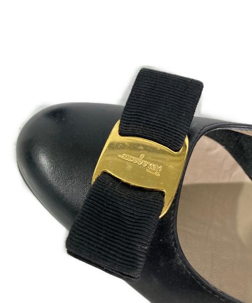 Salvatore Ferragamo（サルヴァトーレ フェラガモ）Salvatore Ferragamo (サルヴァトーレ フェラガモ) ヴァラリボンパンプス ブラック サイズ:6の古着・服飾アイテム