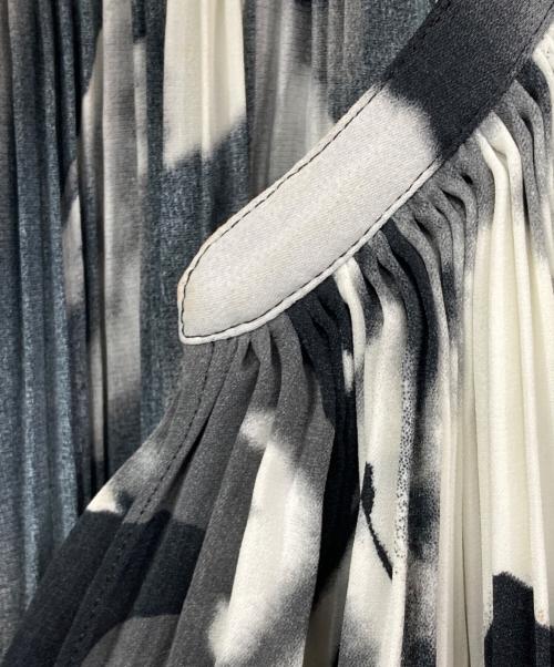 SPECCHIO（スペッチオ）SPECCHIO (スペッチオ) ウエストマークプリーツワンピース グレー サイズ:40の古着・服飾アイテム