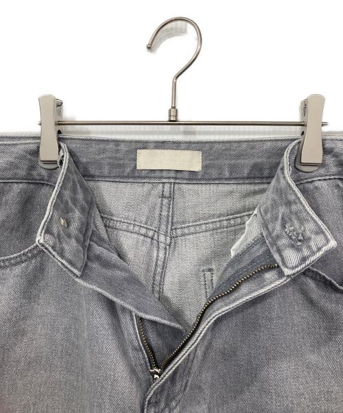 AMOMENTO（アモーメント）AMOMENTO (アモーメント) EMI WIDE BOOTS CUT DENIM グレー サイズ:1の古着・服飾アイテム