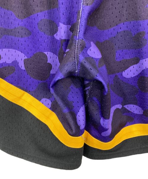 A BATHING APE（アベイシングエイプ）A BATHING APE (アベイシングエイプ) MITCHELL & NESS (ミッチェルアンドネス) PHOENIX SUNSSWINGMAN SHORTS パープル サイズ:Mの古着・服飾アイテム