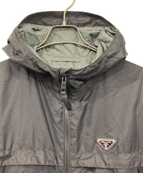 PRADA（プラダ）PRADA (プラダ) Re Nylonトライアングルロゴブルゾン ブラック サイズ:46の古着・服飾アイテム