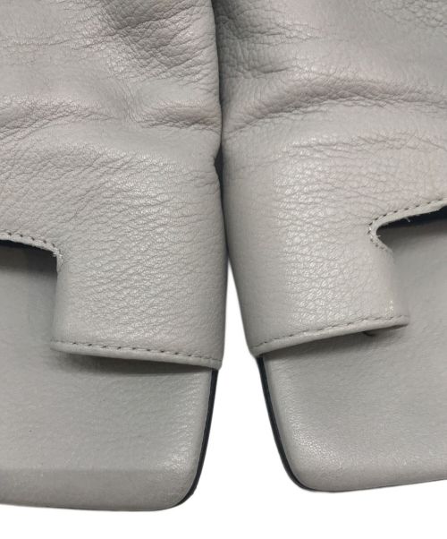 FABIO RUSCONI（ファビオルスコーニ）FABIO RUSCONI (ファビオルスコーニ) レザートングサンダル グレー サイズ:38の古着・服飾アイテム