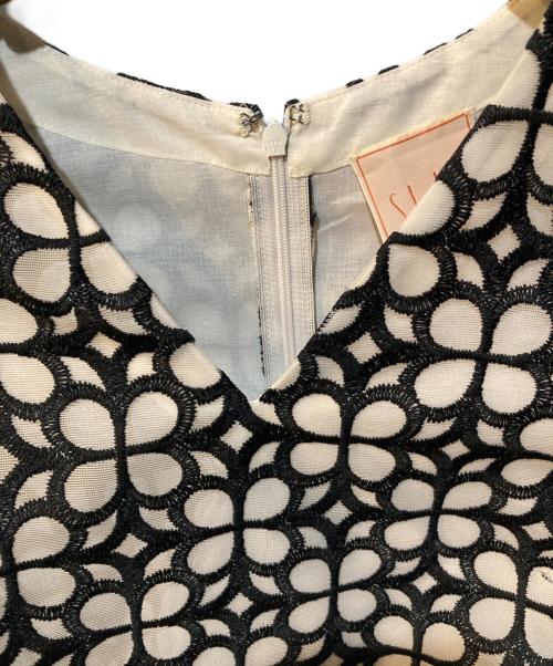 shilla（シビラ）shilla (シビラ) フラワーチュールエンブロイダリーブラウス ホワイト サイズ:Mの古着・服飾アイテム