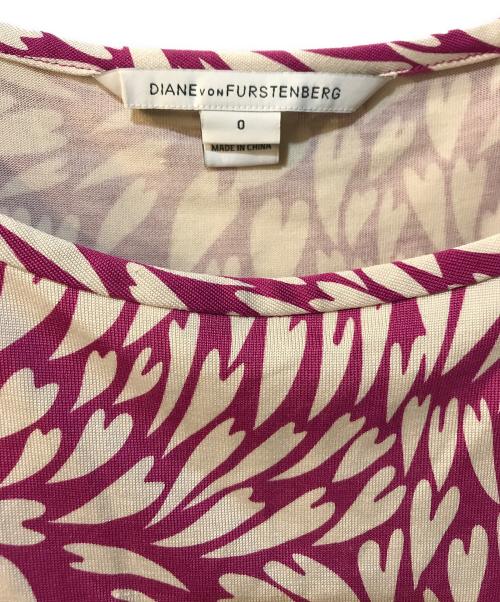 DIANE VON FURSTENBERG（ダイアンフォンファステンバーグ）DIANE VON FURSTENBERG (ダイアンフォンファステンバーグ) 総柄シルクノースリーブワンピース ピンクの古着・服飾アイテム