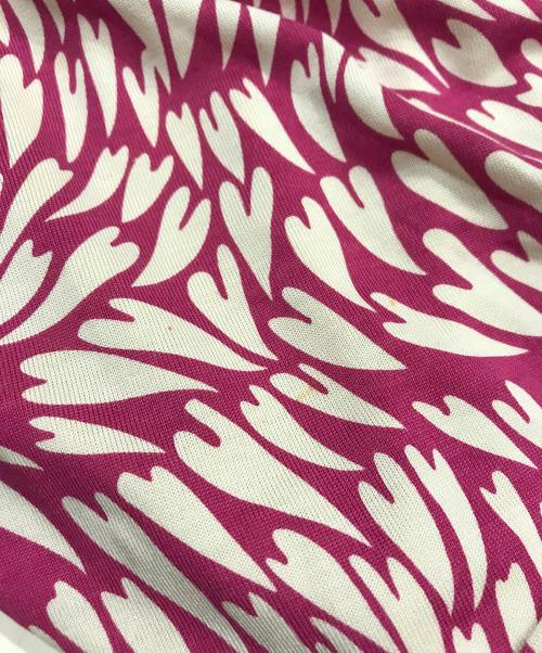 DIANE VON FURSTENBERG（ダイアンフォンファステンバーグ）DIANE VON FURSTENBERG (ダイアンフォンファステンバーグ) 総柄シルクノースリーブワンピース ピンクの古着・服飾アイテム