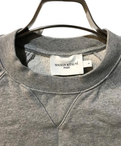 maison kitsune（メゾンキツネ）maison kitsune (メゾンキツネ) LINE FRIENDS (ラインフレンズ) コラボスウェット グレー サイズ:Sの古着・服飾アイテム
