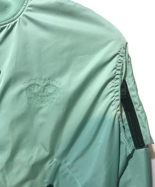 Onitsuka Tiger（オニツカタイガー）Onitsuka Tiger (オニツカタイガー) PRINTED BOMBER JACKET グリーン サイズ:Mの古着・服飾アイテム