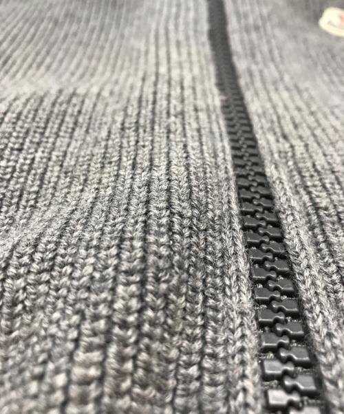 MONCLER（モンクレール）MONCLER (モンクレール) ニット切り替えダウンベスト グレー サイズ:Mの古着・服飾アイテム