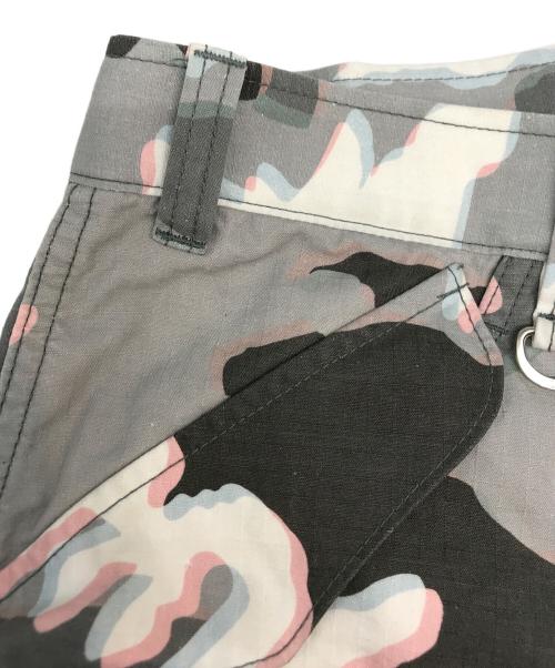 uniform experiment（ユニフォームエクスペリメント）uniform experiment (ユニフォームエクスペリメント) MOIRE CAMOUFLAGE CARGO PANTS グレー サイズ:１の古着・服飾アイテム