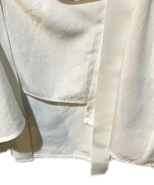 UN3D.（アンスリード）UN3D. (アンスリード) テープギャザーブラウス ホワイト サイズ:Freeの古着・服飾アイテム