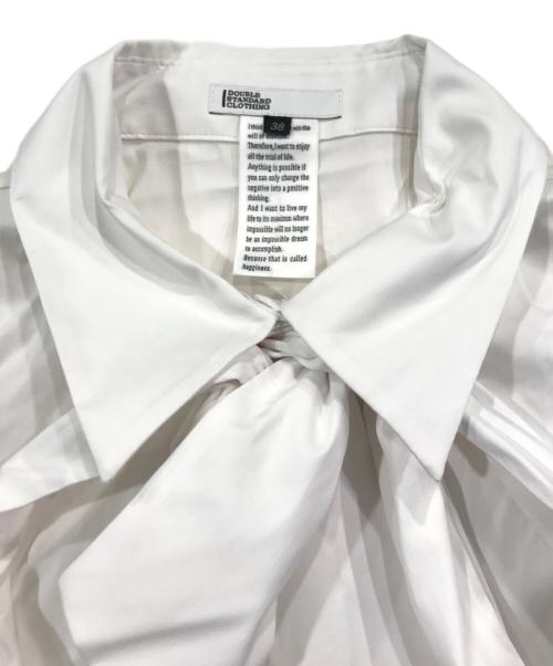 DOUBLE STANDARD CLOTHING（ダブルスタンダードクロージング）DOUBLE STANDARD CLOTHING (ダブルスタンダードクロージング) リボンタイブラウス ホワイト サイズ:M 未使用品の古着・服飾アイテム