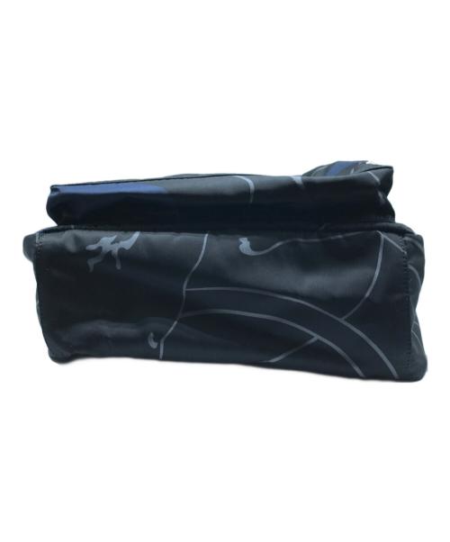 VALENTINO GARAVANI（ヴァレンティノ・ガラヴァーニ）VALENTINO GARAVANI (ヴァレンティノ・ガラヴァーニ) 総柄リュック ブラックの古着・服飾アイテム