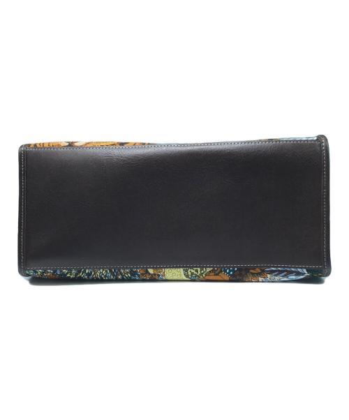 ear PAPILLONNER（イアパピヨネ）ear PAPILLONNER (イアパピヨネ) トラ柄 コットン×レザートートバッグ マルチカラーの古着・服飾アイテム