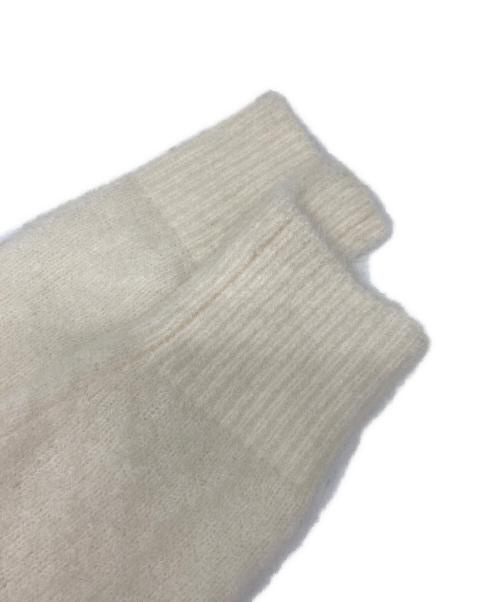 BLUE LABEL CRESTBRIDGE（ブルーレーベルクレストブリッジ）BLUE LABEL CRESTBRIDGE (ブルーレーベルクレストブリッジ) モヘヤ混パールボタンカーディガン ホワイト サイズ:38の古着・服飾アイテム