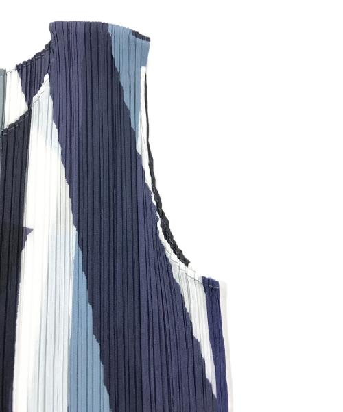 PLEATS PLEASE（プリーツプリーズ）PLEATS PLEASE (プリーツプリーズ) 幾何学総柄プリーツノースリーブワンピース ホワイト×ネイビー サイズ:3の古着・服飾アイテム