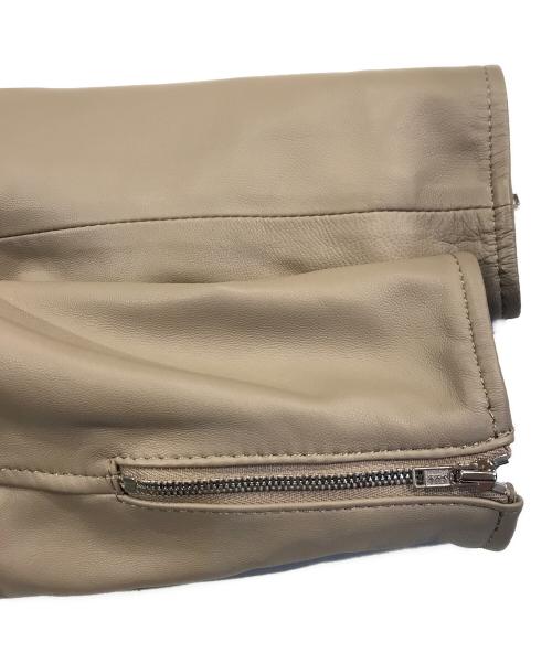 23区（ニジュウサンク）23区 (ニジュウサンク) シープレザー ライダースジャケット ベージュ サイズ:32の古着・服飾アイテム