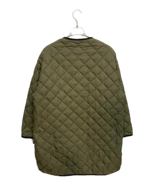 Gymphlex（ジムフレックス）Gymphlex (ジムフレックス) ダイヤキルトダウン Vネック カラーレスコート オリーブ サイズ:14の古着・服飾アイテム
