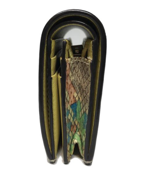 JIMMY CHOO（ジミーチュウ）JIMMY CHOO (ジミーチュウ) JCロゴ付き グロッシーレインボーエラフ・ウォレット マルチカラーの古着・服飾アイテム