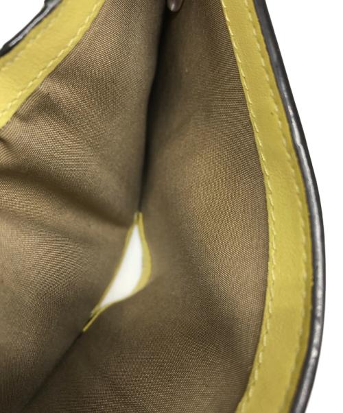 JIMMY CHOO（ジミーチュウ）JIMMY CHOO (ジミーチュウ) JCロゴ付き グロッシーレインボーエラフ・ウォレット マルチカラーの古着・服飾アイテム