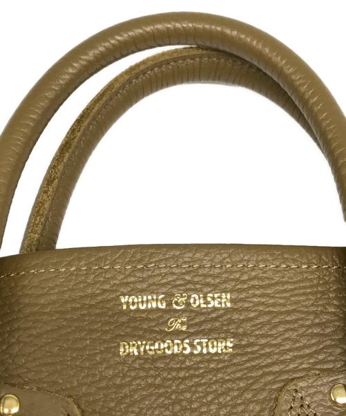 YOUNG & OLSEN The DRYGOODS STORE（ヤングアンドオルセン ザ ドライグッズストア）YOUNG & OLSEN The DRYGOODS STORE (ヤングアンドオルセン ザ ドライグッズストア) EMBOSSED LEATHER D TOTE M ブラウンの古着・服飾アイテム