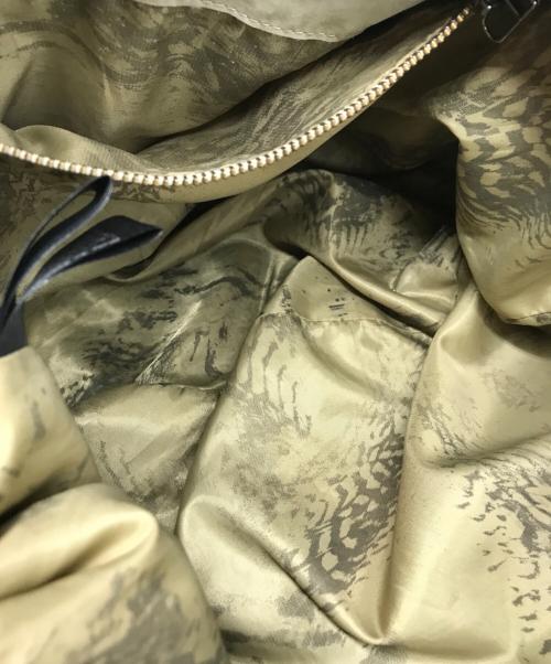 14th addiction（フォーティーンスアディクション）14th addiction (フォーティーンスアディクション) レザー切替 バナナショルダーバッグ ベージュの古着・服飾アイテム