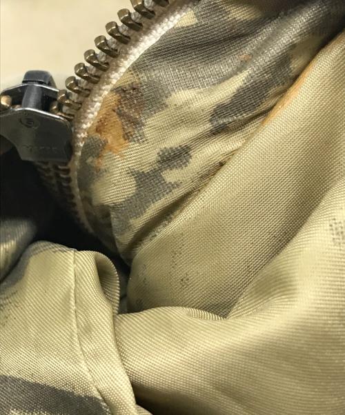 14th addiction（フォーティーンスアディクション）14th addiction (フォーティーンスアディクション) レザー切替 バナナショルダーバッグ ベージュの古着・服飾アイテム