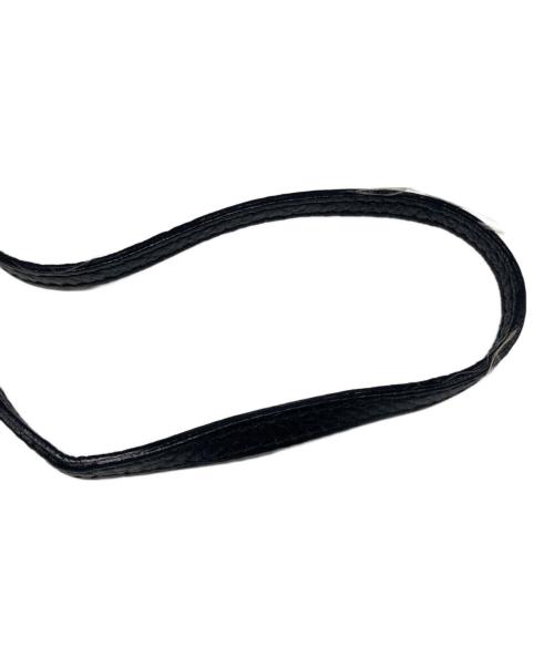 BURBERRY（バーバリー）BURBERRY (バーバリー) 型押しレザーショルダーバッグ ブラックの古着・服飾アイテム