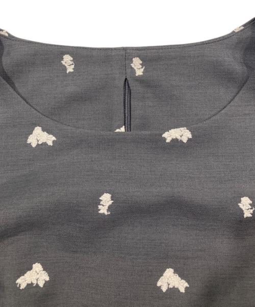 Bibiy.（ビビィ）Bibiy. (ビビィ) B.MARIGOLD TOP グレー サイズ:Free 未使用品の古着・服飾アイテム