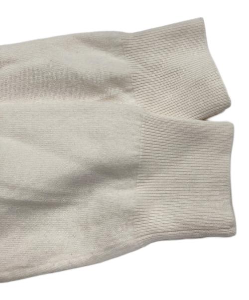 23区（ニジュウサンク）23区 (ニジュウサンク) ビジュー クルーネック ニット ホワイト サイズ:38の古着・服飾アイテム