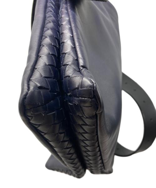 BOTTEGA VENETA（ボッテガベネタ）BOTTEGA VENETA (ボッテガベネタ) イントレチャートレザーショルダーバッグ ネイビーの古着・服飾アイテム