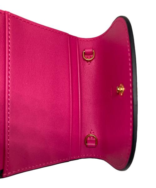 MCM（エムシーエム）MCM (エムシーエム) Traviaコンパクトチェーンウォレット ブラックの古着・服飾アイテム