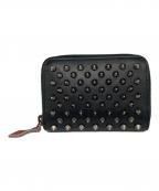 Christian Louboutinクリスチャン・ルブタン）の古着「パネトーネ スタッズ コインケース」｜ブラック×レッド