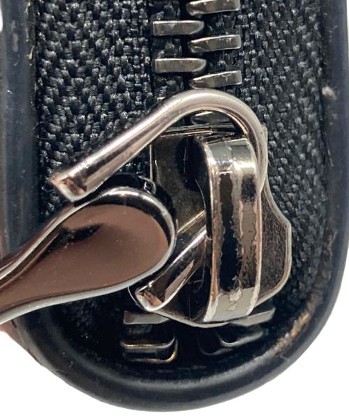 Christian Louboutin（クリスチャン・ルブタン）Christian Louboutin (クリスチャン・ルブタン) パネトーネ スタッズ コインケース ブラック×レッドの古着・服飾アイテム