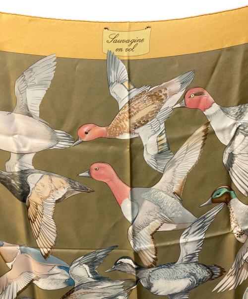 HERMES（エルメス）HERMES (エルメス) カレ90 海を渡る鳥の群れ イエローの古着・服飾アイテム