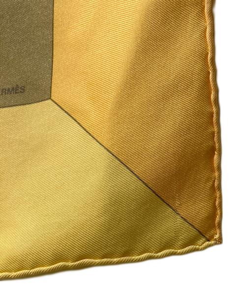 HERMES（エルメス）HERMES (エルメス) カレ90 海を渡る鳥の群れ イエローの古着・服飾アイテム