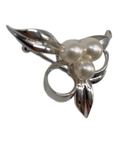 MIKIMOTO（ミキモト）MIKIMOTO (ミキモト) 3連パールブローチの古着・服飾アイテム
