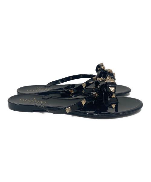 VALENTINO GARAVANI（ヴァレンティノ・ガラヴァーニ）VALENTINO GARAVANI (ヴァレンティノ・ガラヴァーニ) ロックスタッズ フラットサンダル ブラック サイズ:35の古着・服飾アイテム