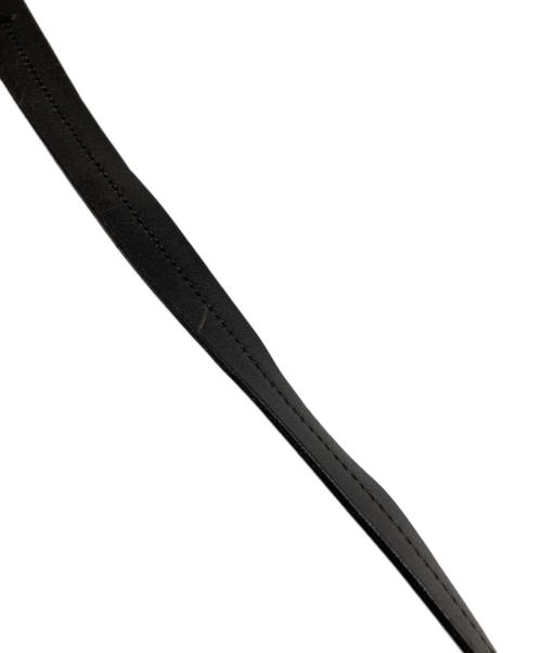 PRADA（プラダ）PRADA (プラダ) ロゴ型押しショルダーバッグ ブラックの古着・服飾アイテム