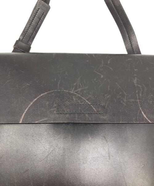 PRADA（プラダ）PRADA (プラダ) ロゴ型押しショルダーバッグ ブラックの古着・服飾アイテム