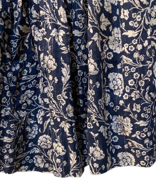 eternite de soi-e（エテルニテ ドゥ ソワ）eternite de soi-e (エテルニテ ドゥ ソワ) コットン花柄ギャザースカート ネイビー サイズ:1の古着・服飾アイテム