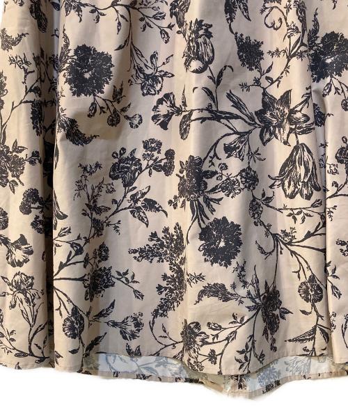 Noble（ノーブル）Noble (ノーブル) ヴィンテージフラワーエアリースリーブワンピース ホワイト サイズ:36の古着・服飾アイテム