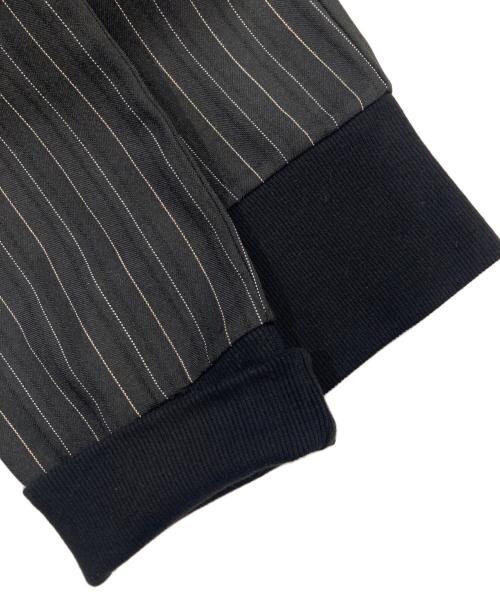 glamb（グラム）glamb (グラム) Sparkle Stripe Jogger Pants ブラック サイズ:S 未使用品の古着・服飾アイテム