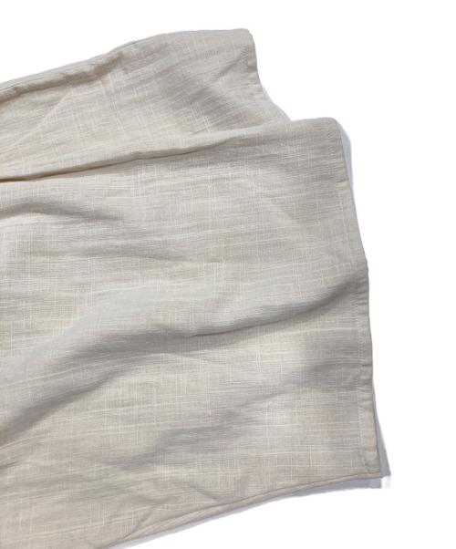 CAVEZA ROSSO（カベサ ロッソ）CAVEZA ROSSO (カベサ ロッソ) ダブルガーゼピンタックスリーブワンピース ベージュ サイズ:38 未使用品の古着・服飾アイテム