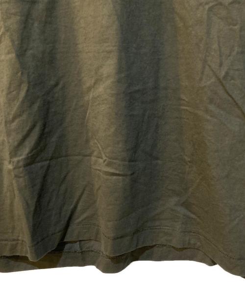 FOG ESSENTIALS（フィアオブゴッド エッセンシャル）FOG ESSENTIALS (フィアオブゴッド エッセンシャル) V-NECK BACK LOGO SS TEE カーキ サイズ:Sの古着・服飾アイテム